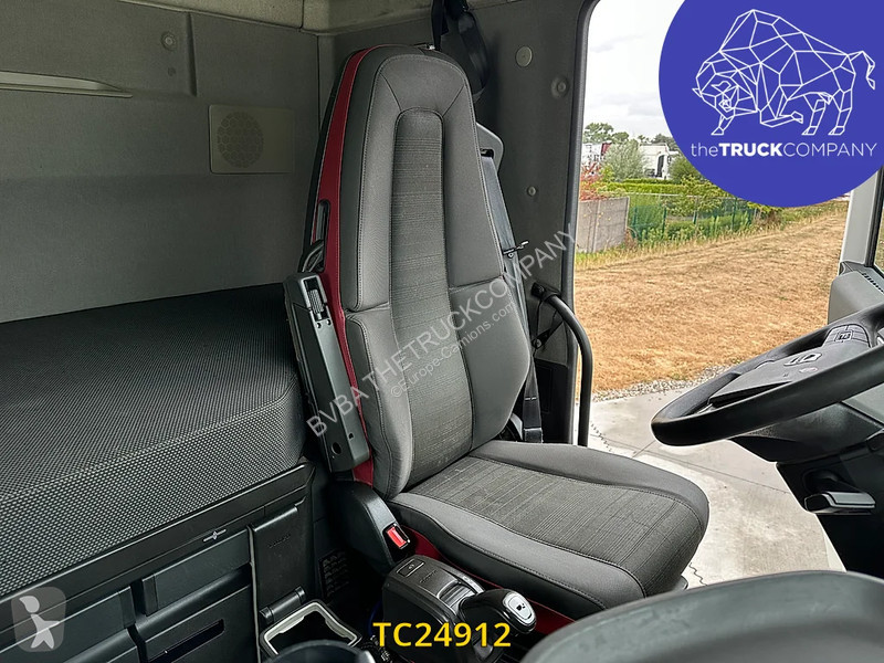 جرار Volvo