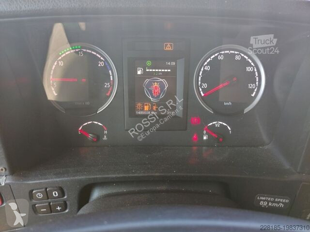 Tratores Scania - 560