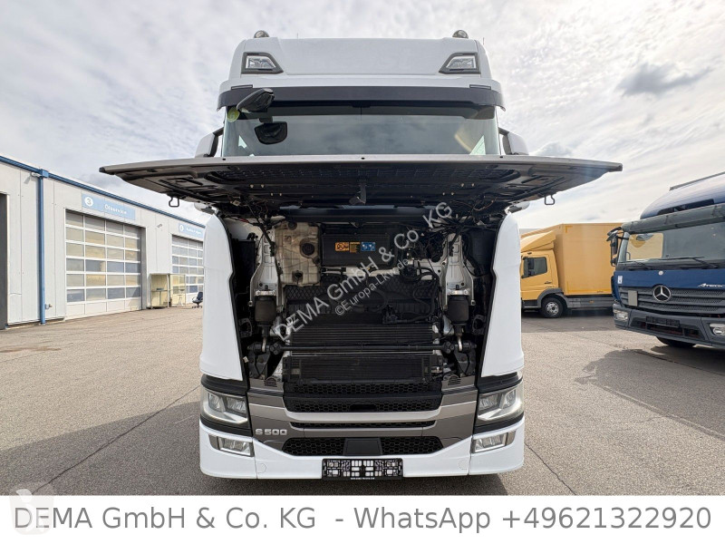 Cabeza tractora Scania...
