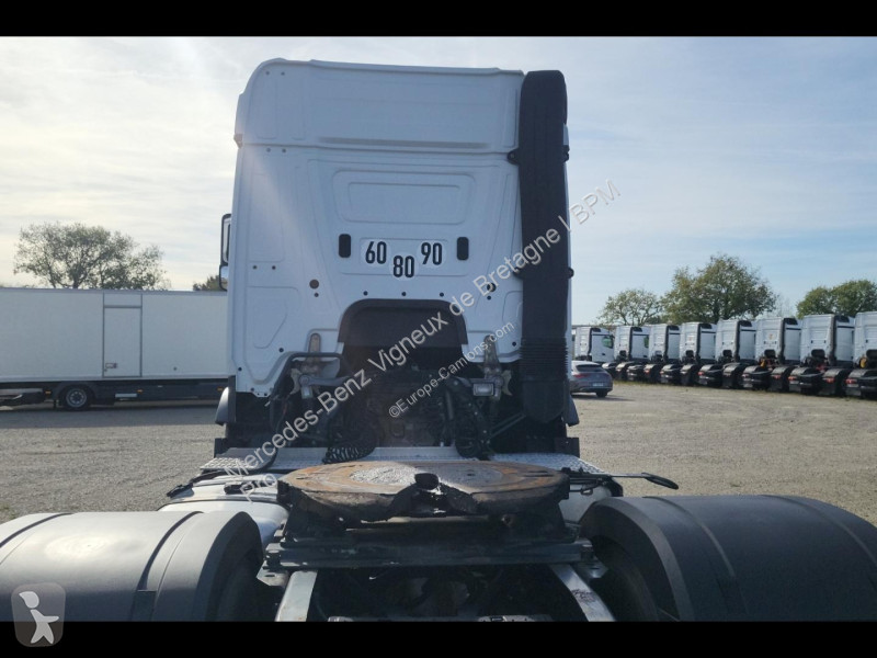 Cabeza tractora Mercedes II 1842 StreamSpace...