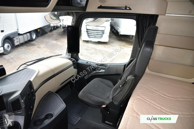 Tahač Mercedes 5 1845 BigSpace MirrorCam