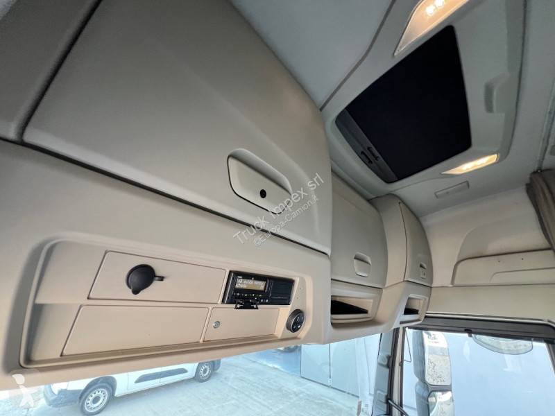 Cabeza tractora Iveco 490