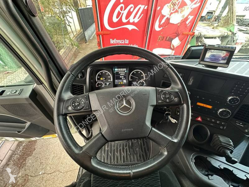 Cabeza tractora Mercedes 1833