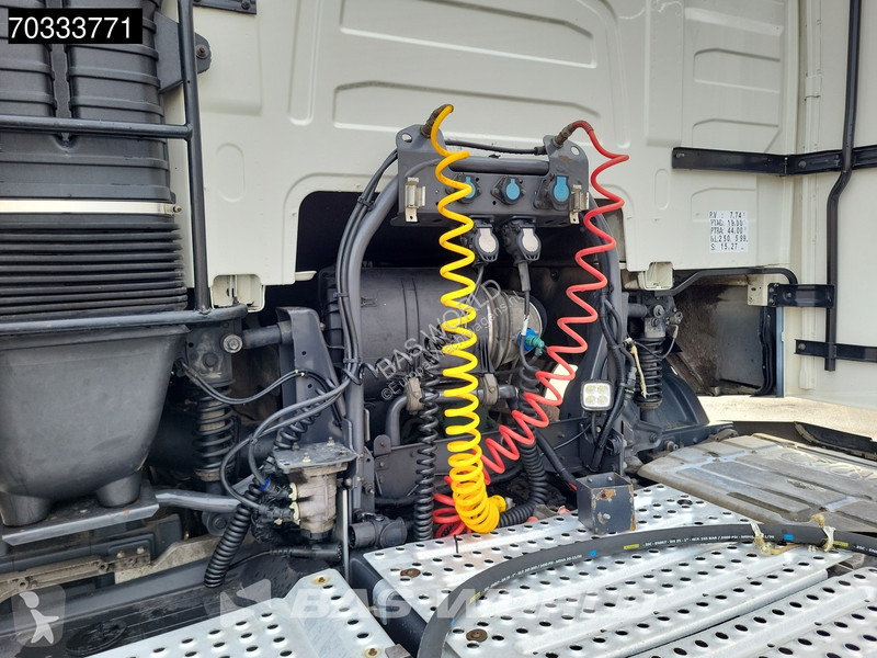 Tahač Volvo 500  4X2 Hydraulic Navi
