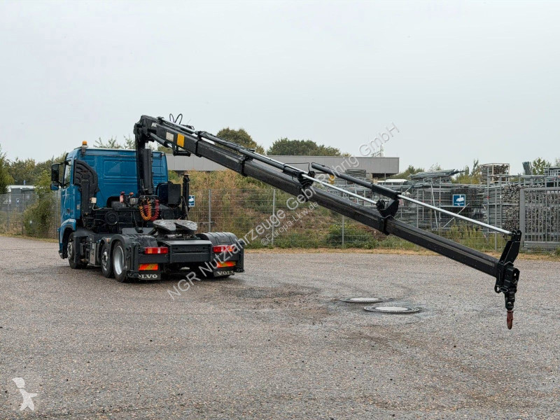 Cabeza tractora Volvo 420 6x2 mit Ladekran HLK...