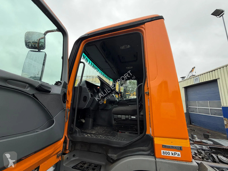 Tahač Mercedes 3341 MP2 Heavy Duty Truck 6x6...