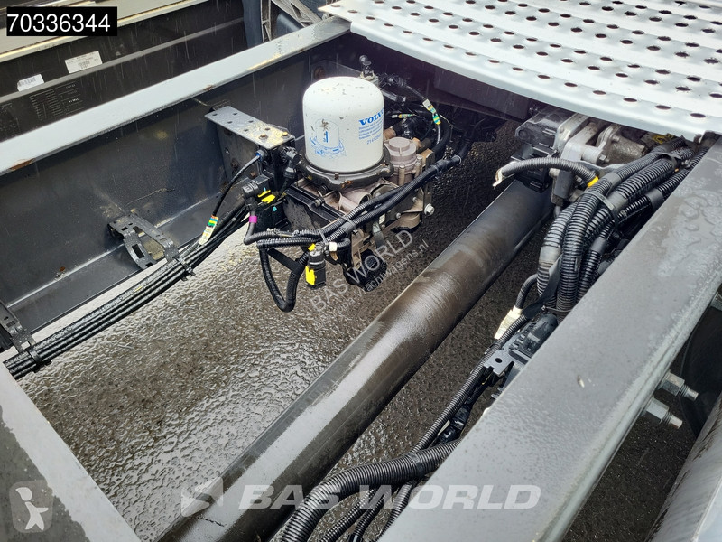 Tahač Volvo FH 460 4X2 Globe Alcoa's Leder