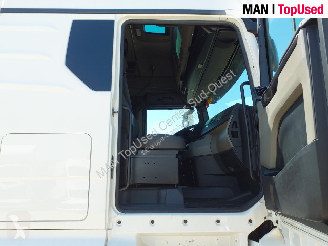 Cap tractor MAN 18.470