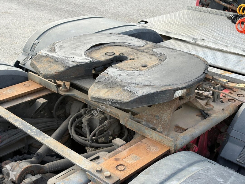 Nyergesvontató Mercedes 2551