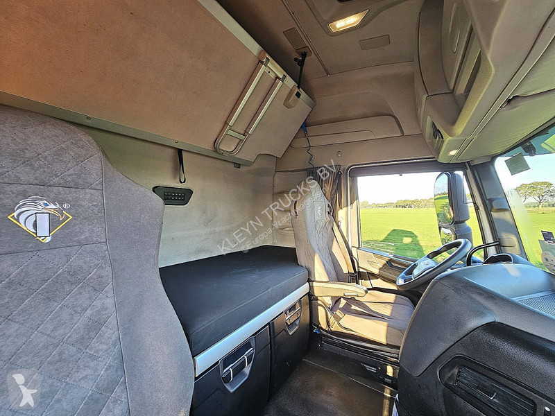 Nyergesvontató Iveco AS440S49