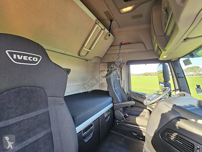 Nyergesvontató Iveco AS440S49