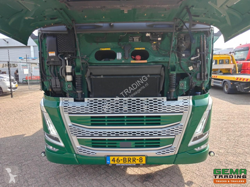 Cap tractor Volvo 460 6x2/4 GlobeTrotter Euro...