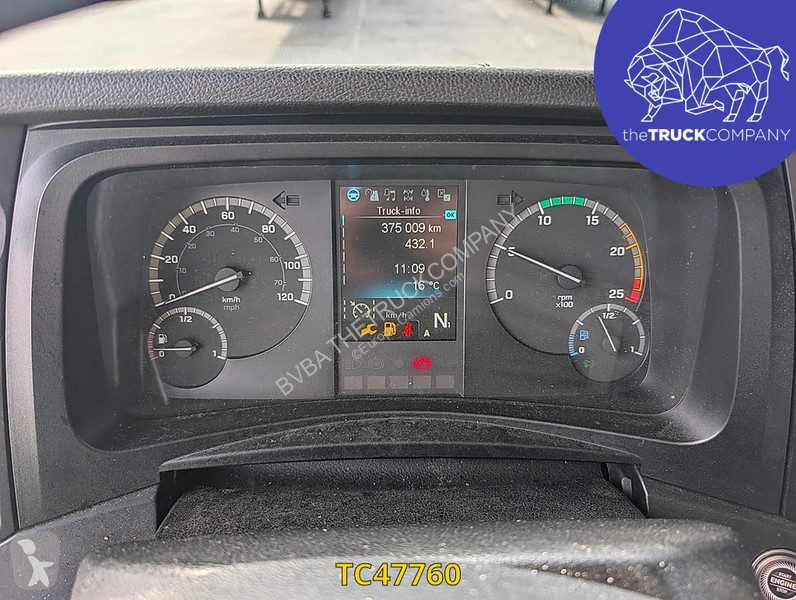 Тягач Mercedes 1851