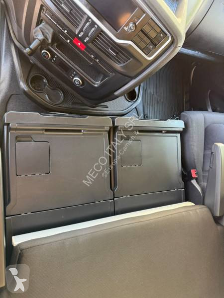 جرار Iveco 530