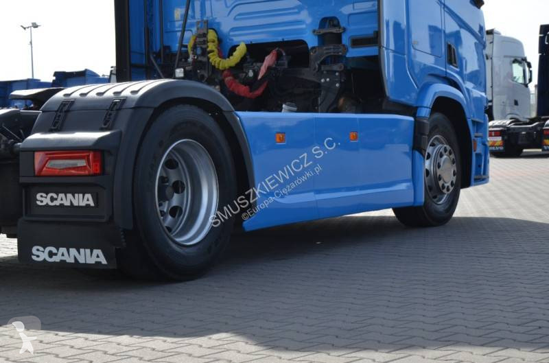 جرار Scania 460