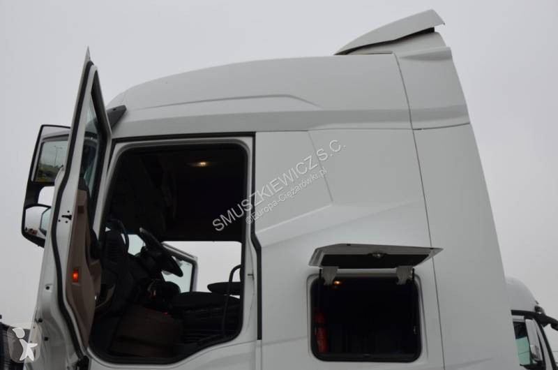Cap tractor DAF 480