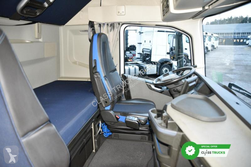 Volvo 500 Globetrotter XL tractor unit