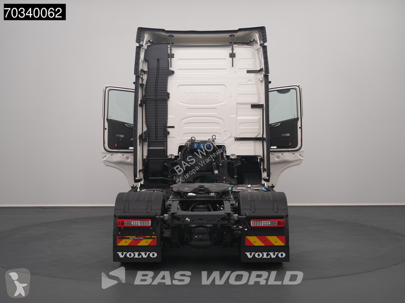 Volvo 700 FH 4X2 NEW! Retarder 2xTanks...
