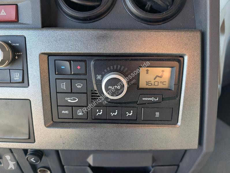 Renault  T520 tractor unit