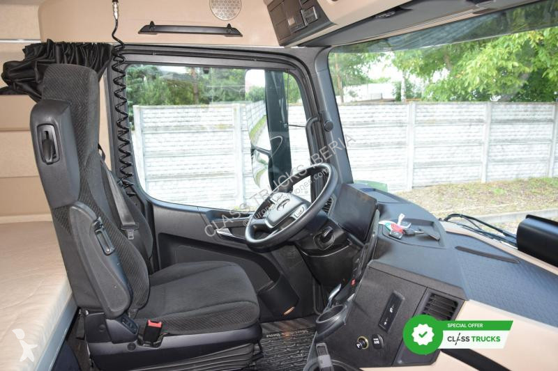 Mercedes 5 1845 BigSpace tractor unit