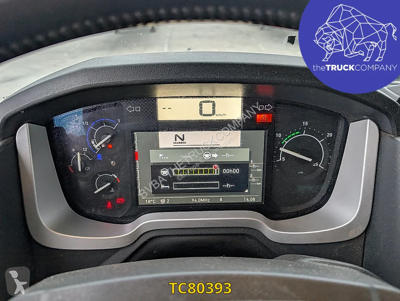 Renault T 520 tractor unit