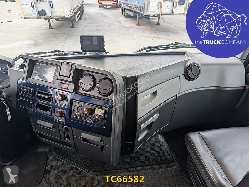 Renault T 520 tractor unit