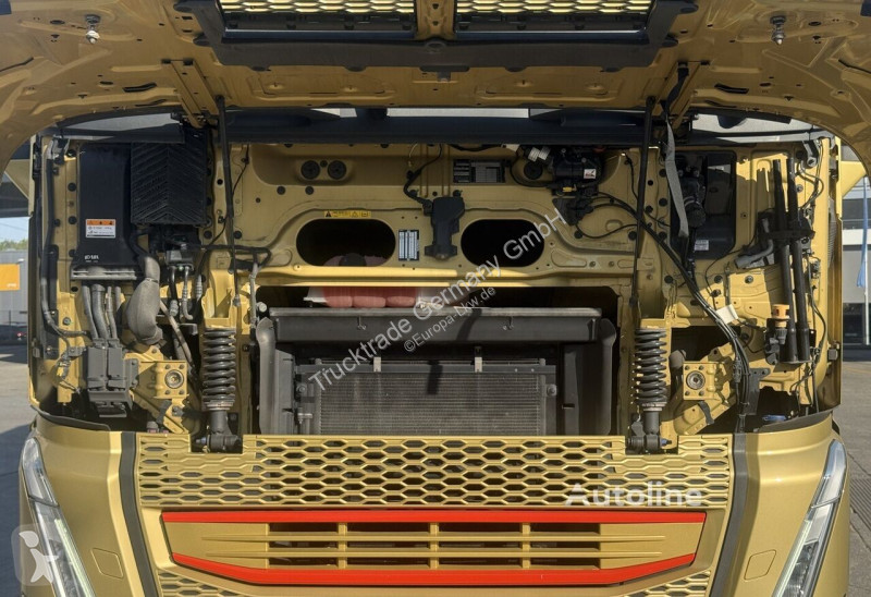 Volvo FH Electric 6x4 / Swiss-Vehicle tractor unit