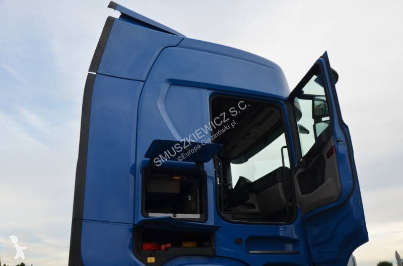 Scania 450 tractor unit