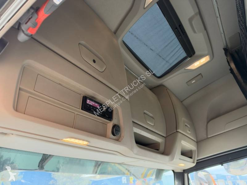 Iveco 490 tractor unit