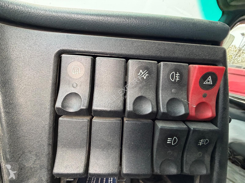Renault 400 Tractor - Manual Gearbox - Sleeping...