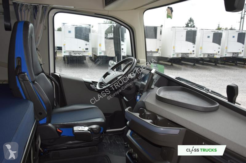 Volvo FH 460 Globetrotter XL i-Save Side Skirts...