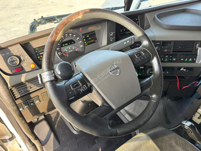 Tahač Volvo 500 6x2 GLOBE XL / HYDRAULICS