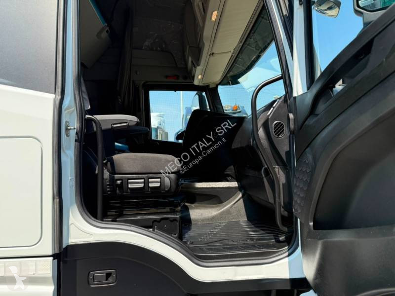 Traktor Iveco 460