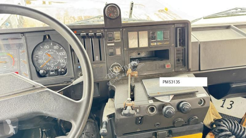 Tahač Scania R142