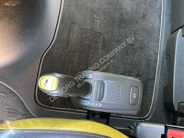 Tahač Volvo 16750 8x4/4