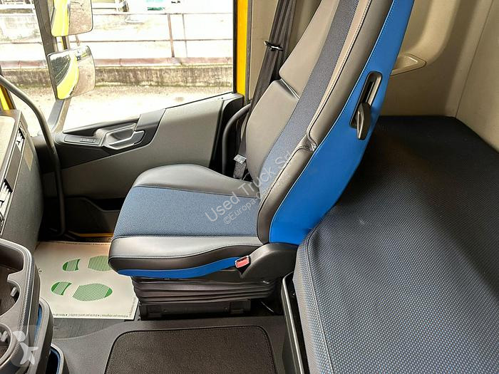 Tahač Volvo 500