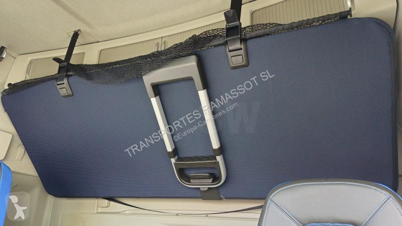 جرار Volvo 500 AERO Globetrotter XXL (Location...