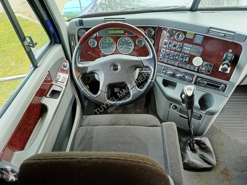 Traktor Freightliner 500 hp caterpillar truck...