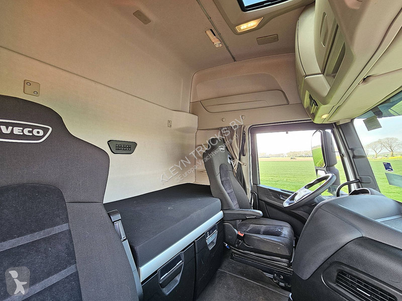 Trekker Iveco AS440S48 NAVI FRIDGE SKIRTS