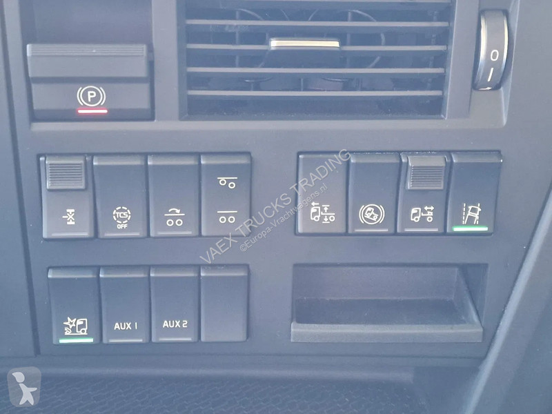 Traktor Volvo 13500 Globetrotter XL 6x2 - I...
