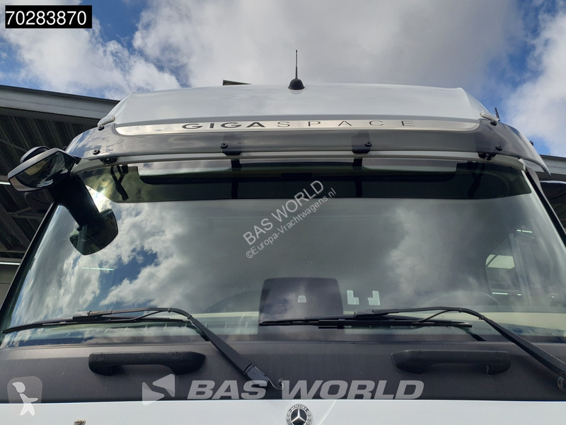 Tahač Mercedes 1842 4X2 Mega GigaSpace Retarder...