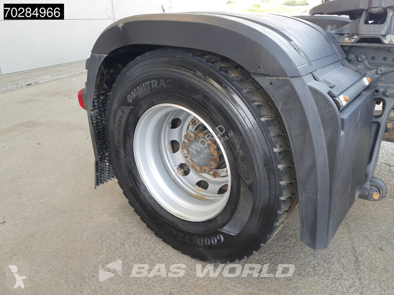 Tahač Mercedes 1845 4X2 ClassicSpace Retarder...
