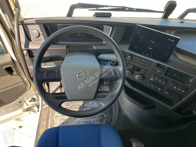 Tahač Volvo 500 6x2 GLOBE XL / HYDRAULICS /...