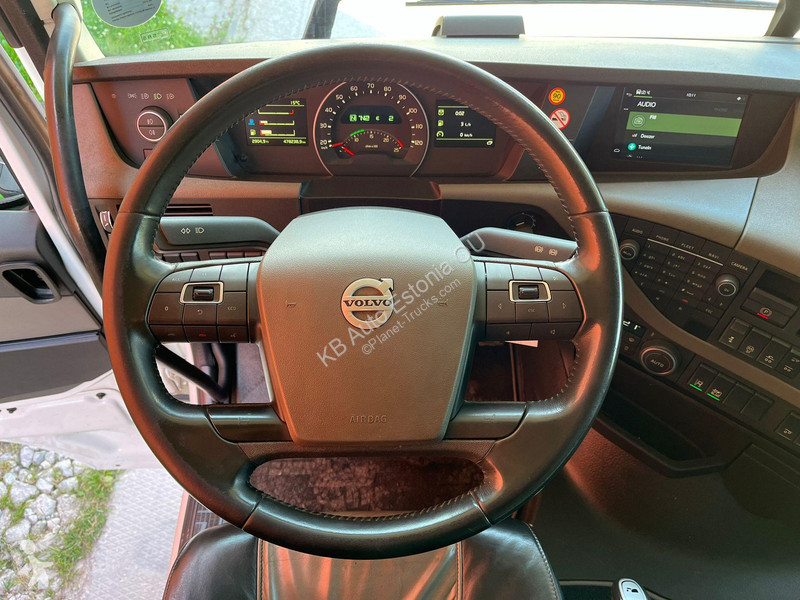 Tahač Volvo 500 6x2 GLOBE XL / ADR / RETARDER /...