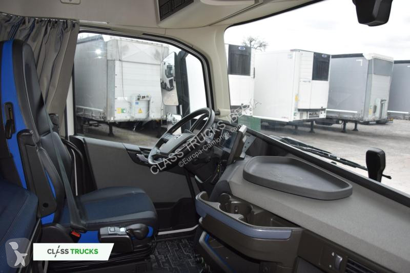 Traktor Volvo 500 Globetrotter XL