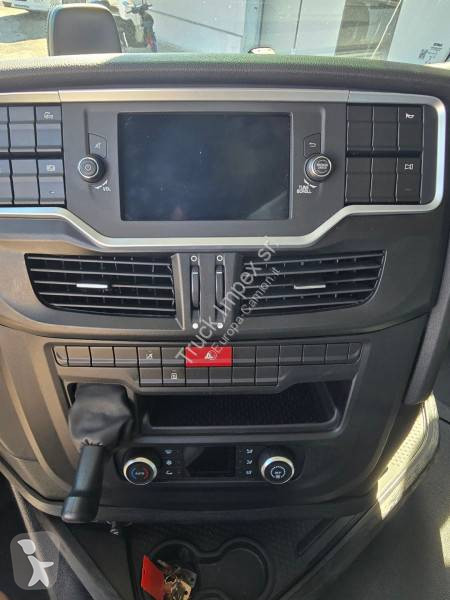 Traktor Iveco