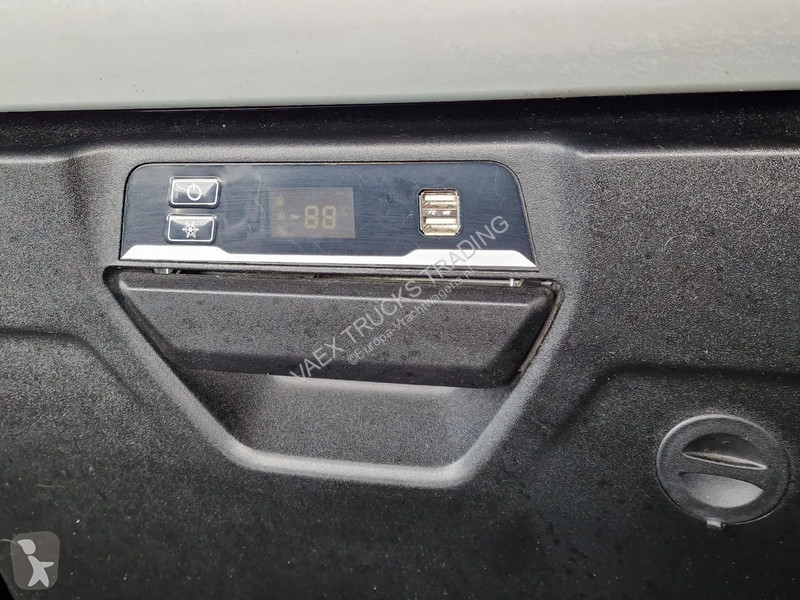 Tahač Iveco 570 6x2 - Retarder - Full air -...