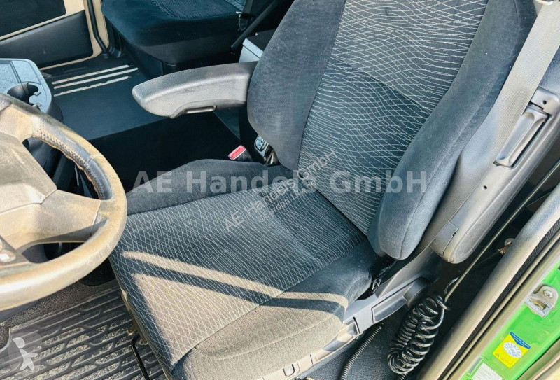 Tahač Mercedes
