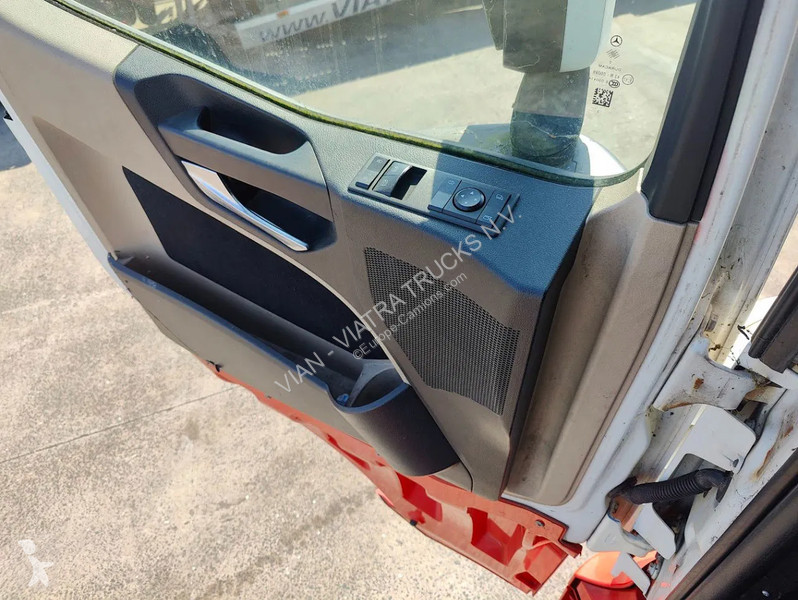 Traktor Mercedes 1842 LS Buetec 5