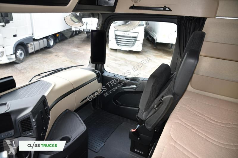 Traktor Mercedes 5 1845 BigSpace